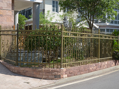 聊城庭院锌钢护栏图片2