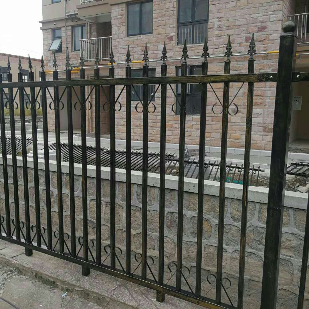 沈阳浙江杭州市小区铁艺护栏安装案例图片1
