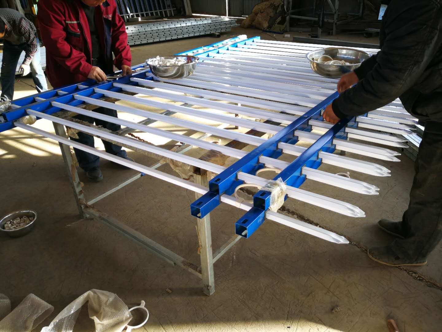 太原小区锌钢护栏散件的工程案例图片1