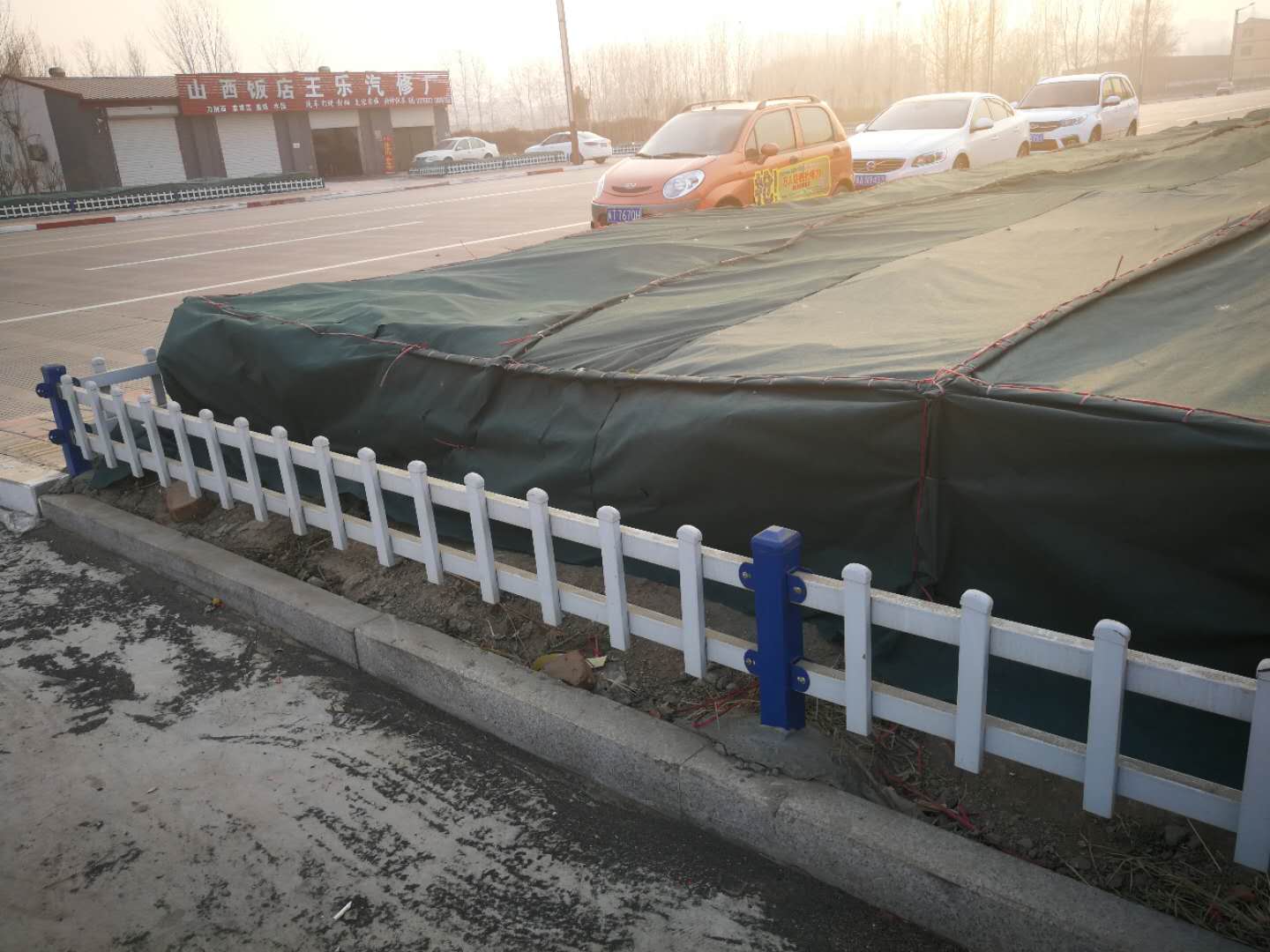 北京安平县草坪锌钢护栏发货通知图片1